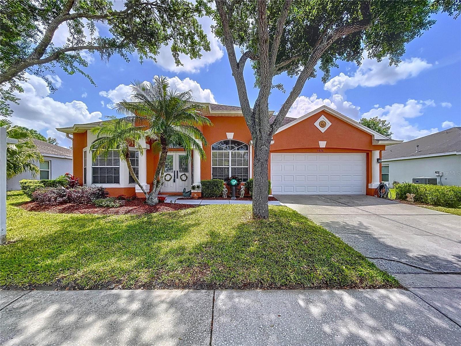 Photo one of 1626 Brooksbend Dr Wesley Chapel FL 33543 | MLS TB8370185