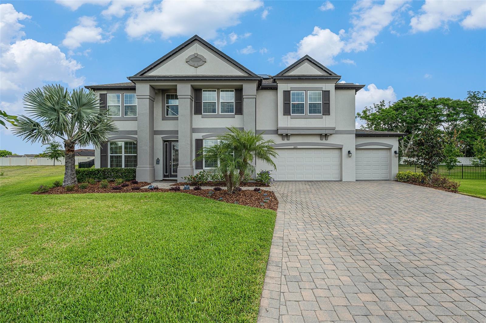 Photo one of 9843 Cabernet Ave Seffner FL 33584 | MLS TB8370893