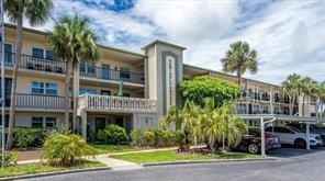 Photo one of 11720 Park Blvd # 301 Seminole FL 33772 | MLS TB8371165