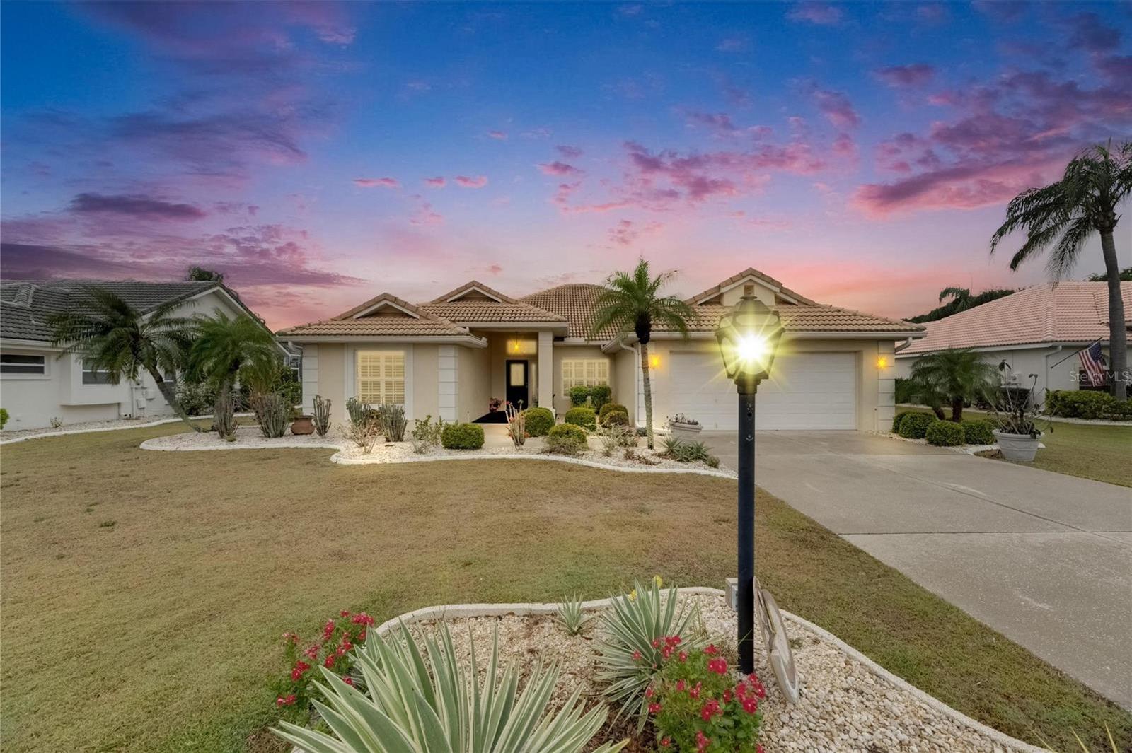 Photo one of 2017 S Pebble Beach Blvd Sun City Center FL 33573 | MLS TB8371695