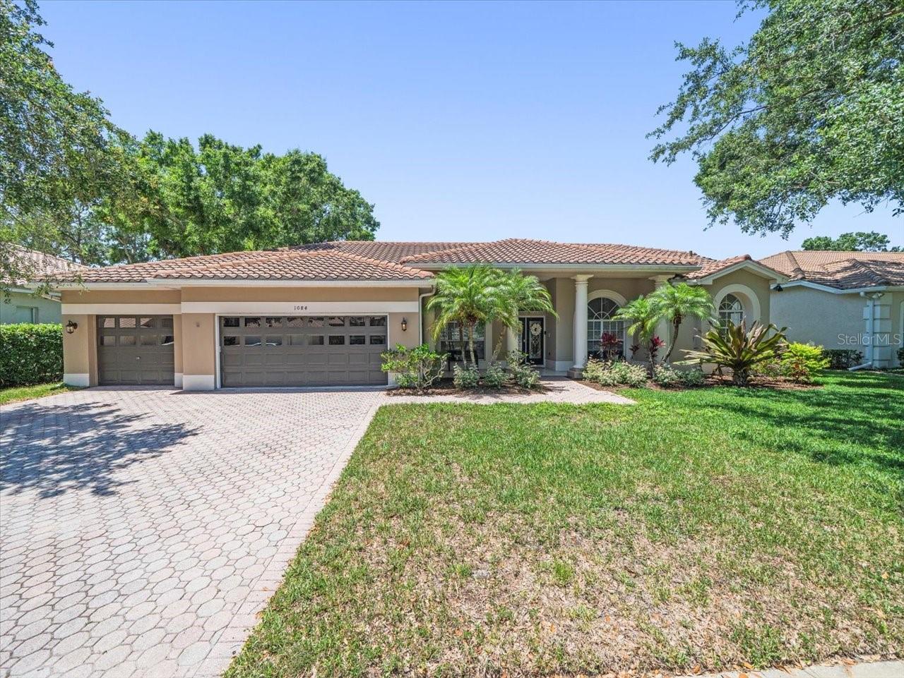 Photo one of 1084 Berkshire Ln Tarpon Springs FL 34688 | MLS TB8372492