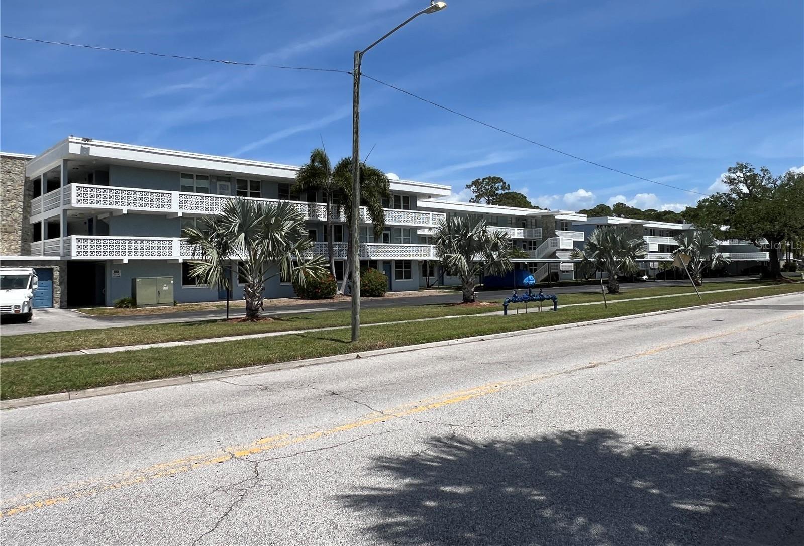 Photo one of 4715 Bay Ne St # 235 St Petersburg FL 33703 | MLS TB8372665