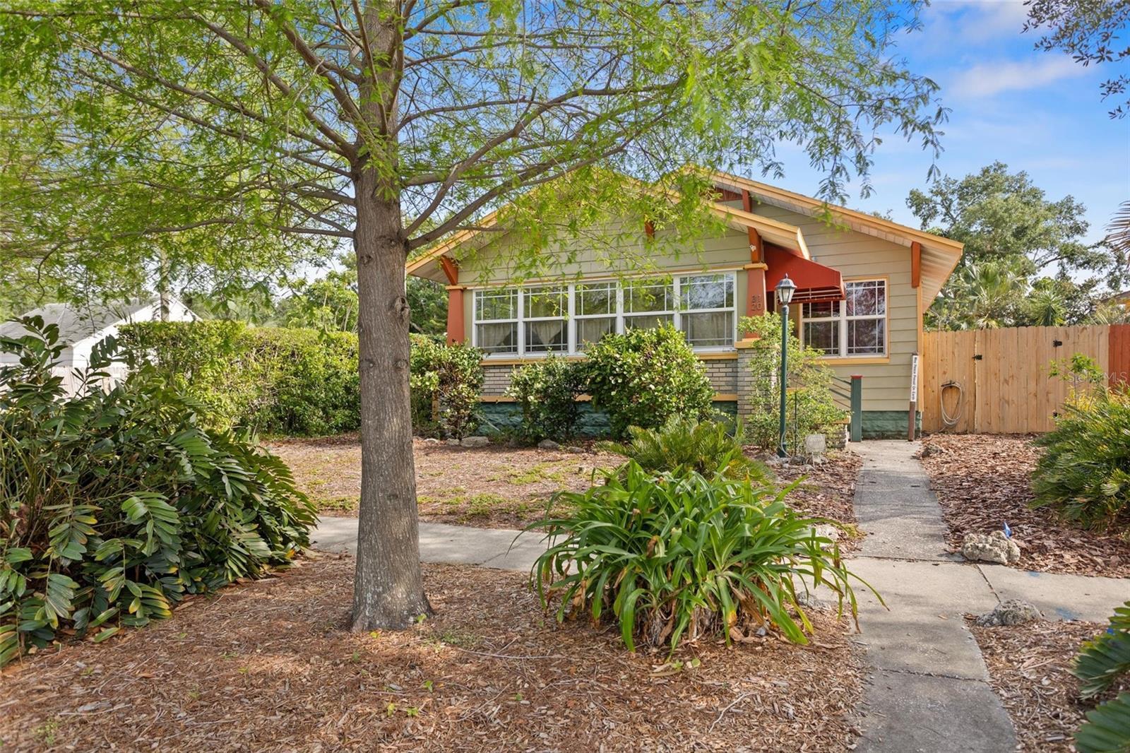Photo one of 3120 8Th N Ave St Petersburg FL 33713 | MLS TB8373124