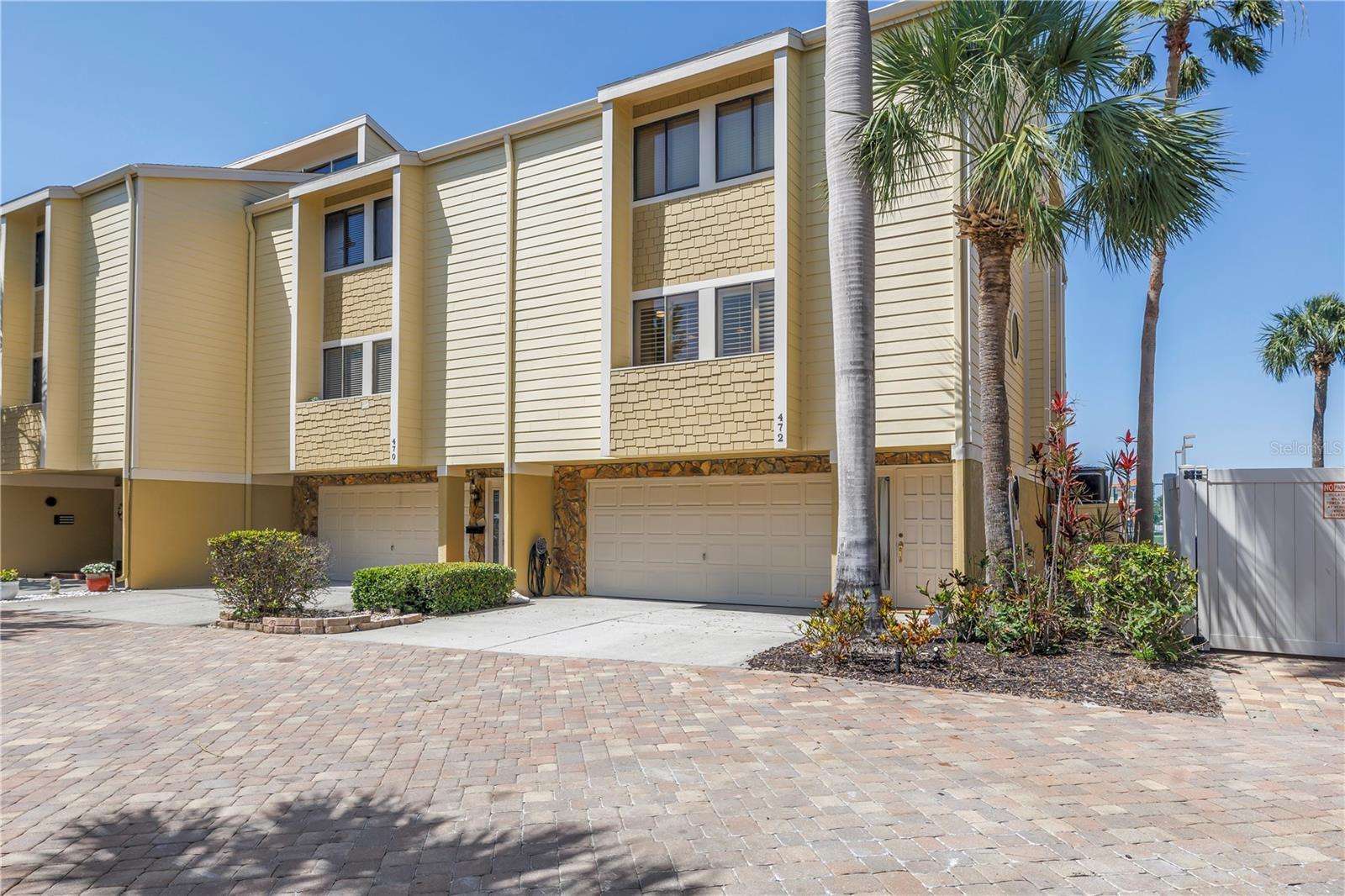 Photo one of 472 Sandy Hook Rd Treasure Island FL 33706 | MLS TB8373184