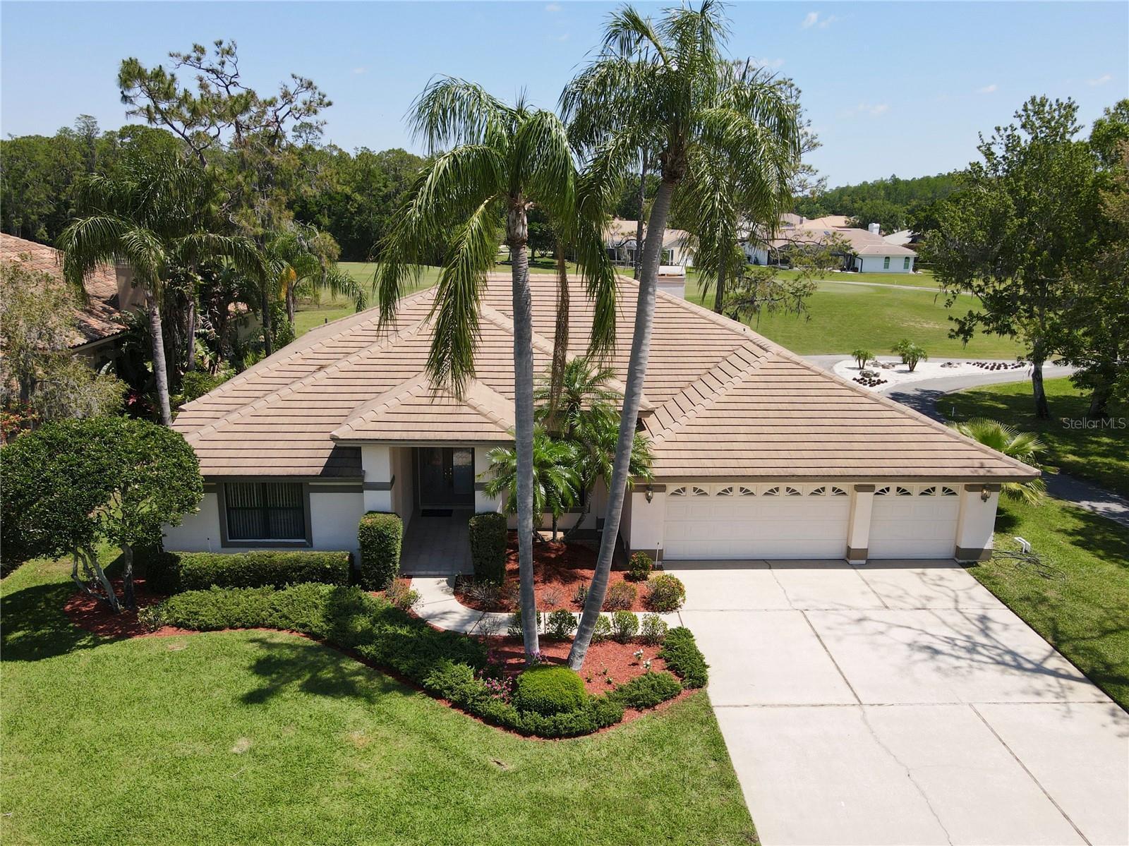 Photo one of 1311 Fallsmeade Ct Oldsmar FL 34677 | MLS TB8373351