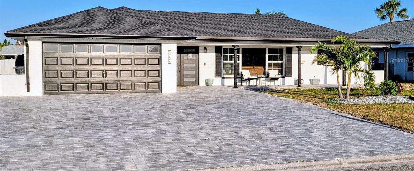 Photo one of 6337 Cocoa Ln Apollo Beach FL 33572 | MLS TB8374537