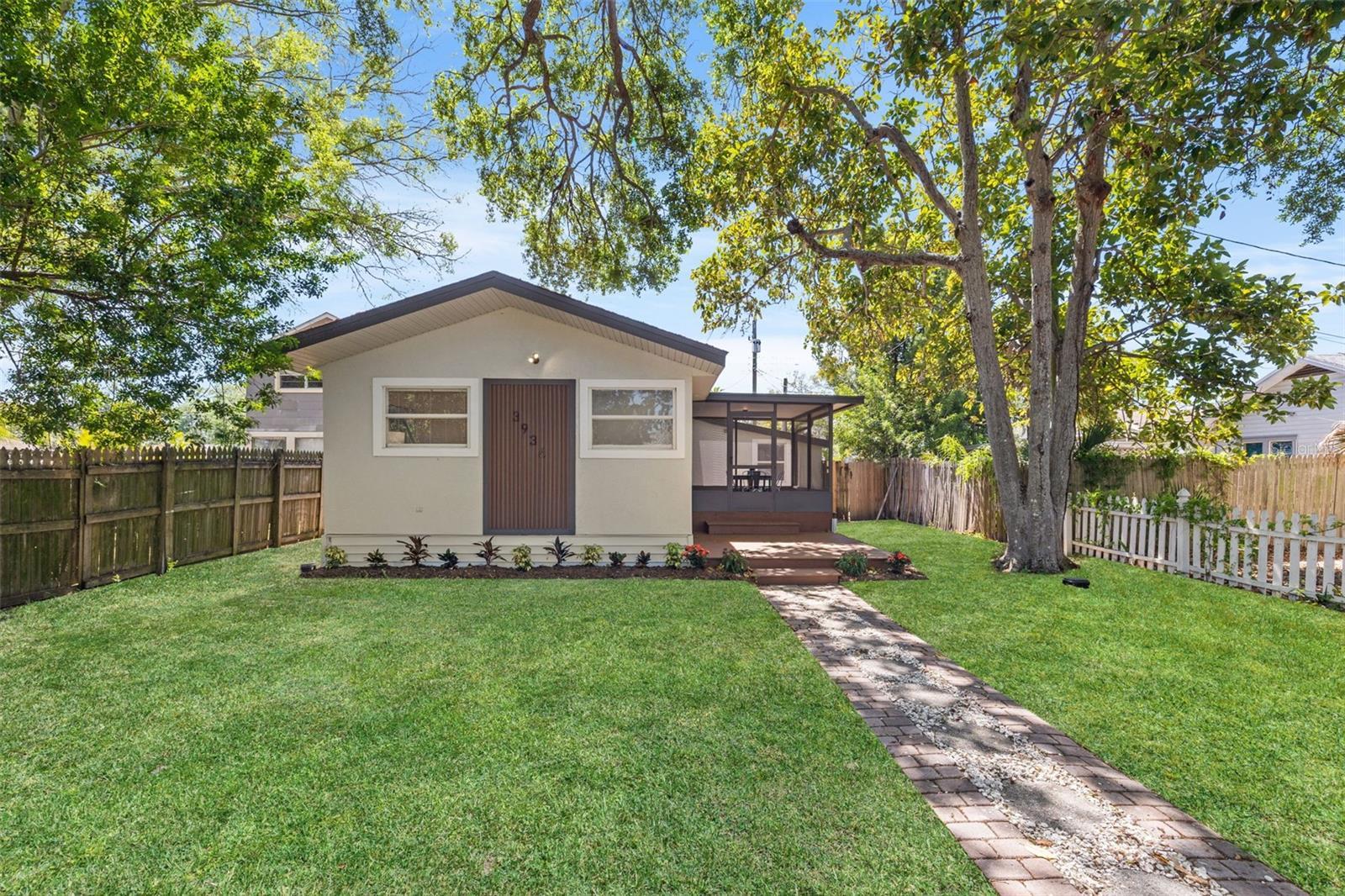 Photo one of 3936 10Th N Ave St Petersburg FL 33713 | MLS TB8374853