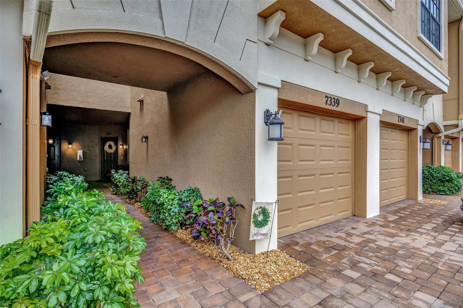 Photo one of 7339 Skybird Rd # 7339 Bradenton FL 34209 | MLS TB8375557