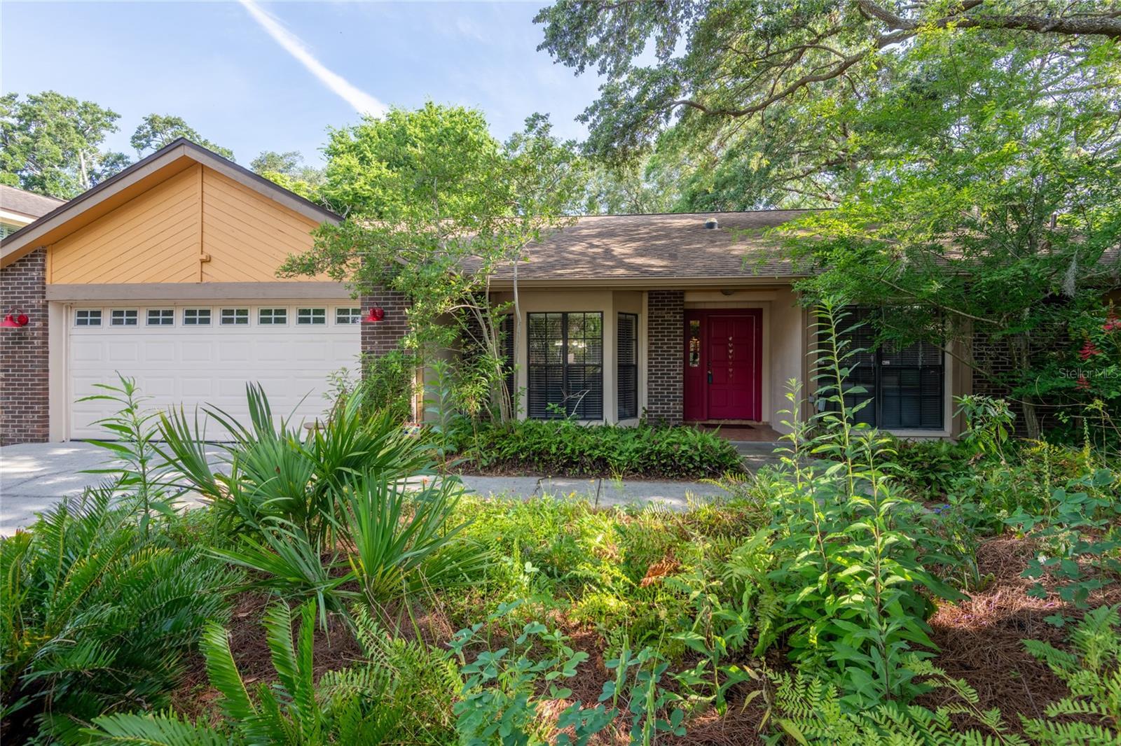 Photo one of 4215 Water Oaks Ln Tampa FL 33618 | MLS TB8375770