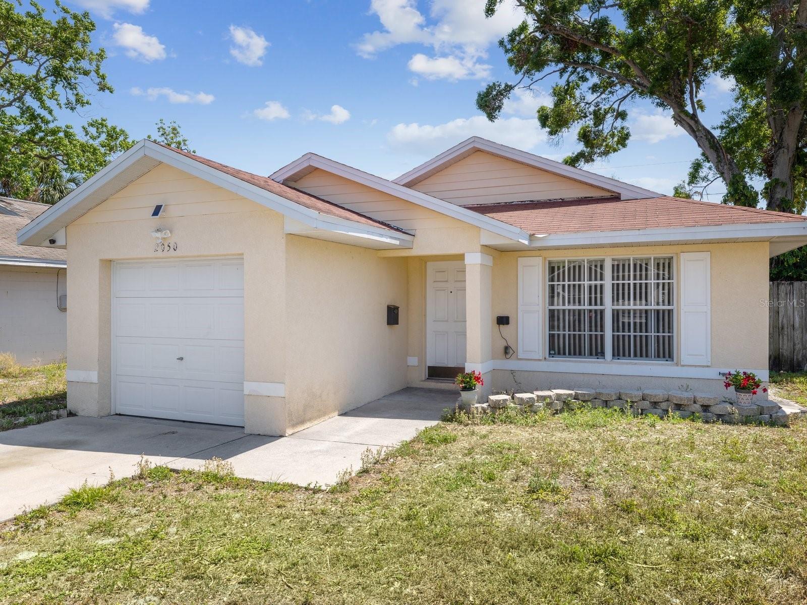 Photo one of 2050 28Th N Ave St Petersburg FL 33713 | MLS TB8376806