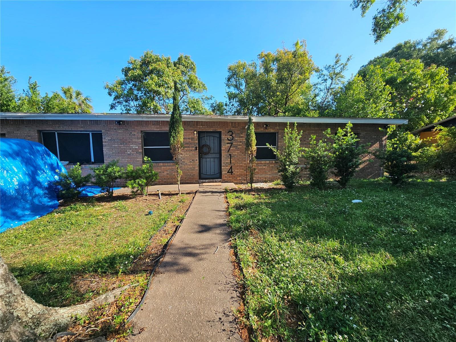 Photo one of 3714 E Ellicott St Tampa FL 33610 | MLS TB8377496