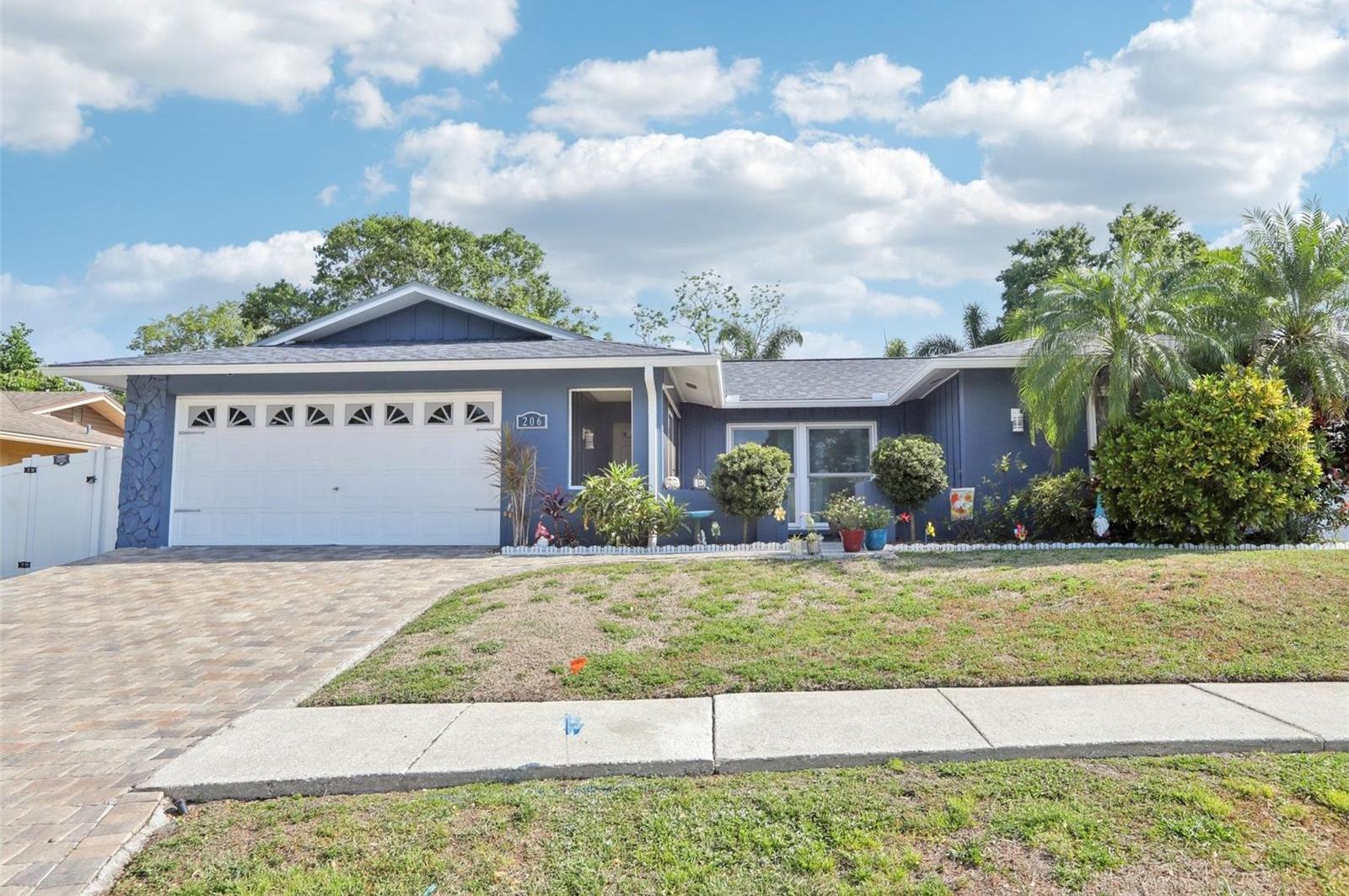 Photo one of 206 Timberview Dr Safety Harbor FL 34695 | MLS TB8377507