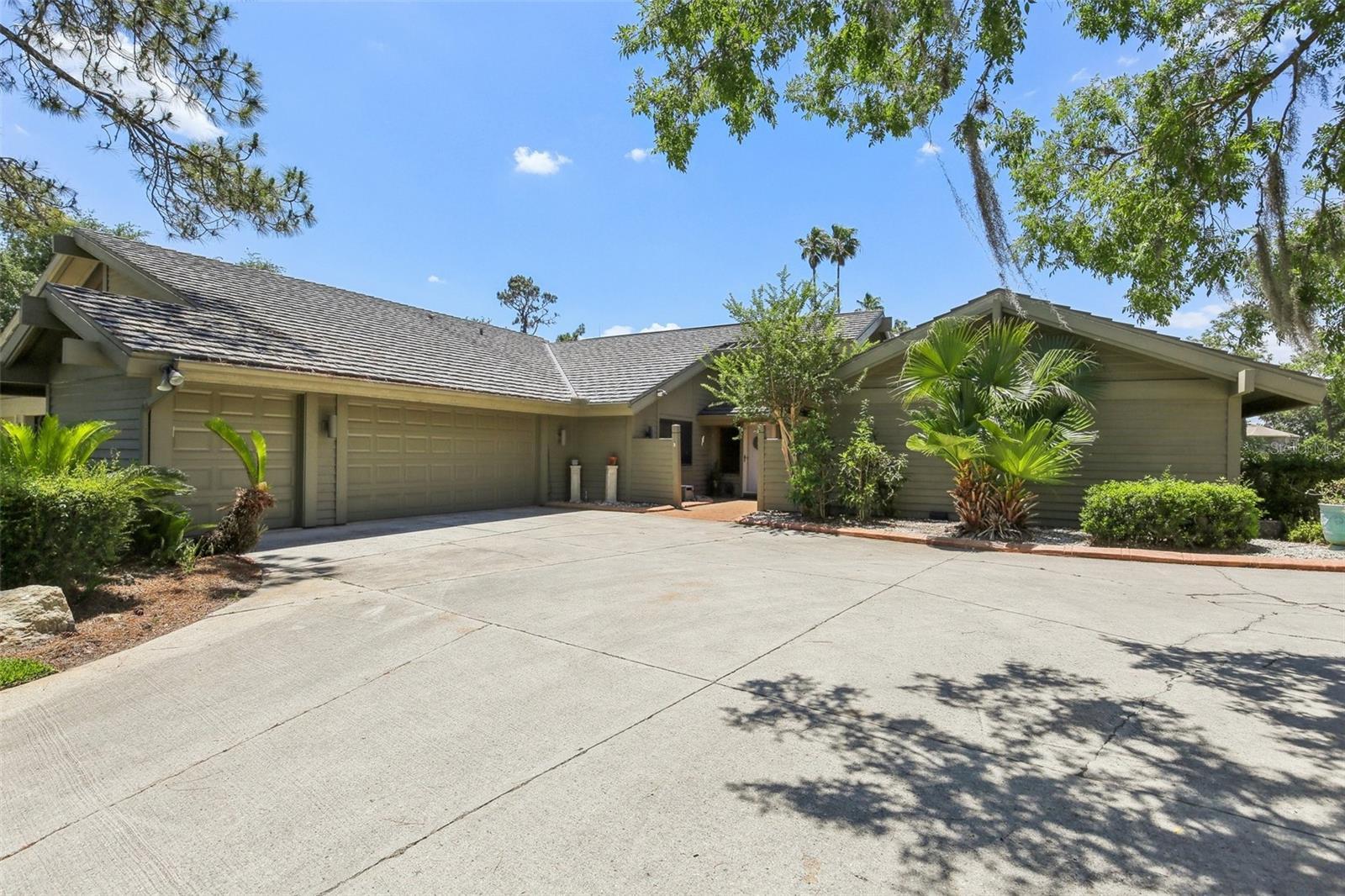 Photo one of 5335 Sand Crane Ct Wesley Chapel FL 33543 | MLS TB8377739