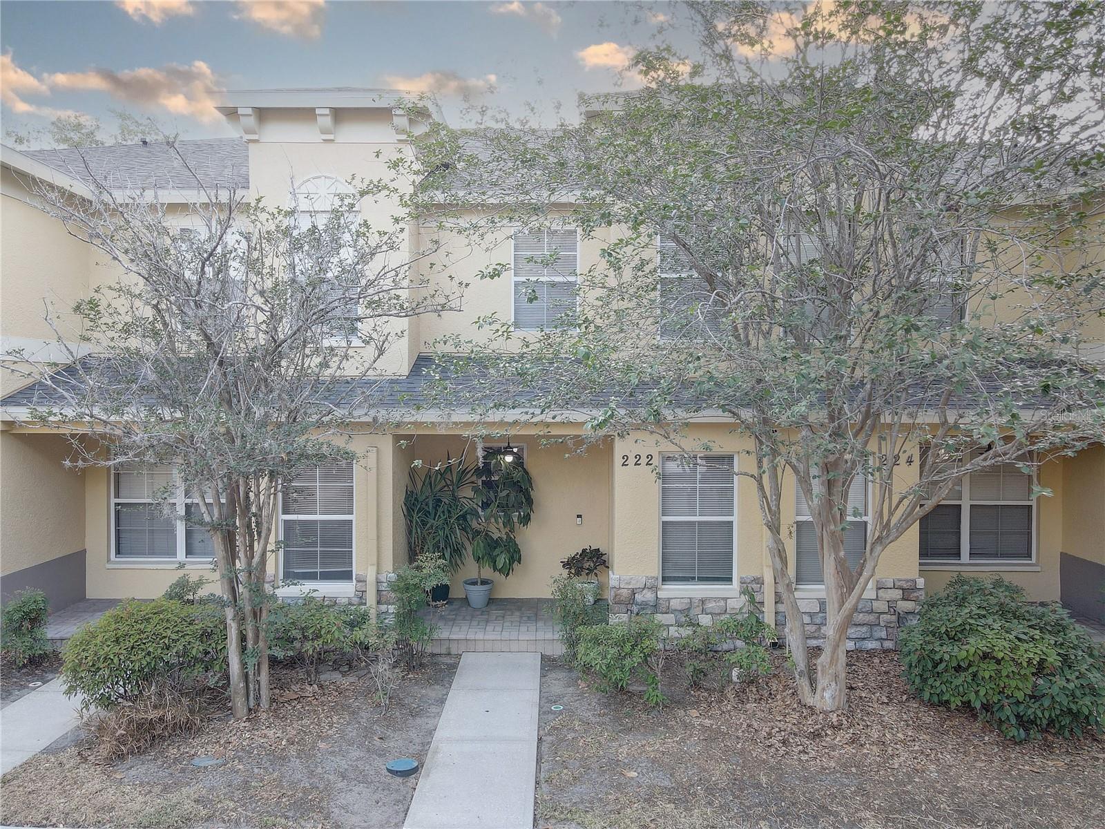Photo one of 222 Draw Bridge Ln Valrico FL 33594 | MLS TB8379757