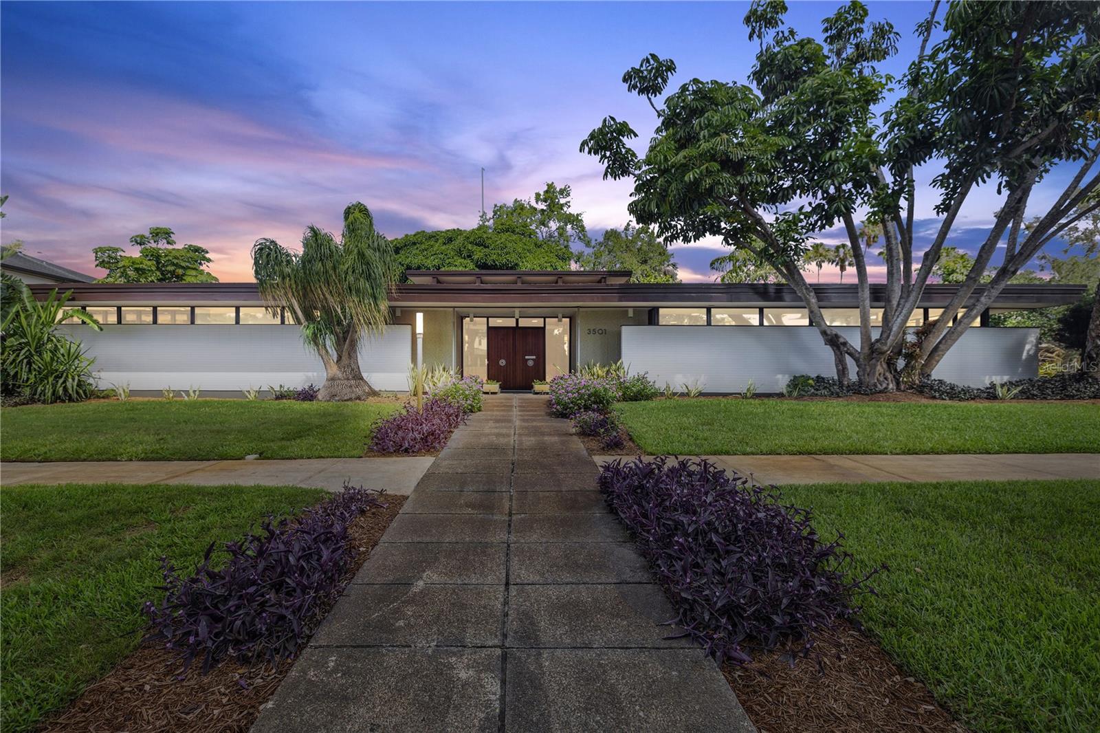Photo one of 3501 S Drexel Ave Tampa FL 33629 | MLS TB8380009