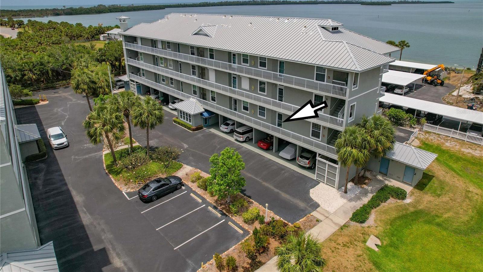 Photo one of 7 Island Park Pl # 204 Dunedin FL 34698 | MLS TB8380104