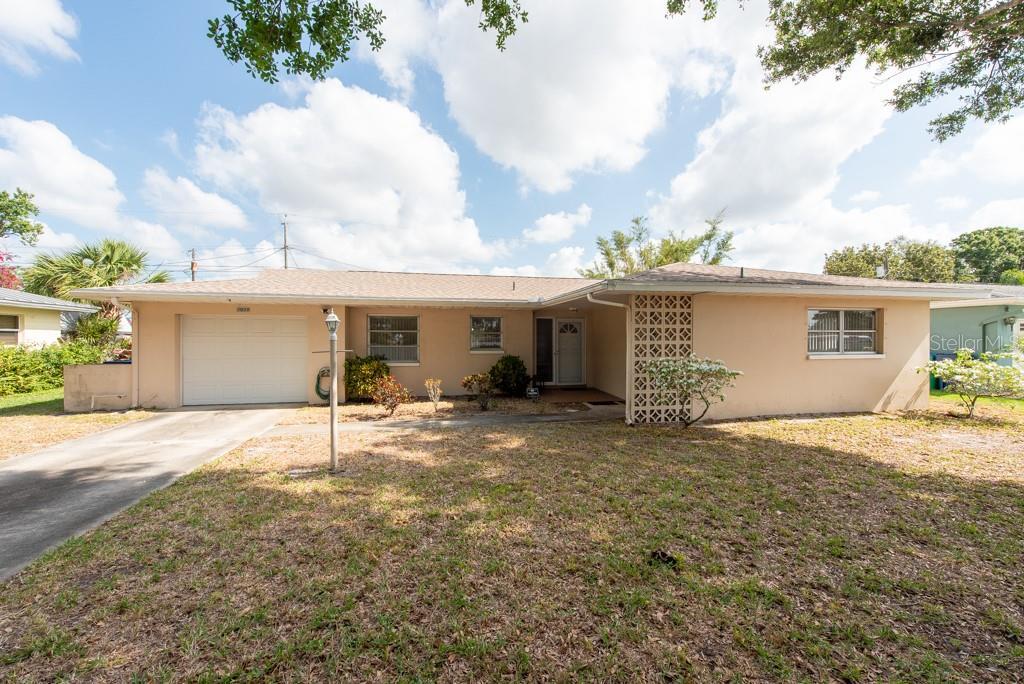 Photo one of 11029 90Th Ave Seminole FL 33772 | MLS TB8380669