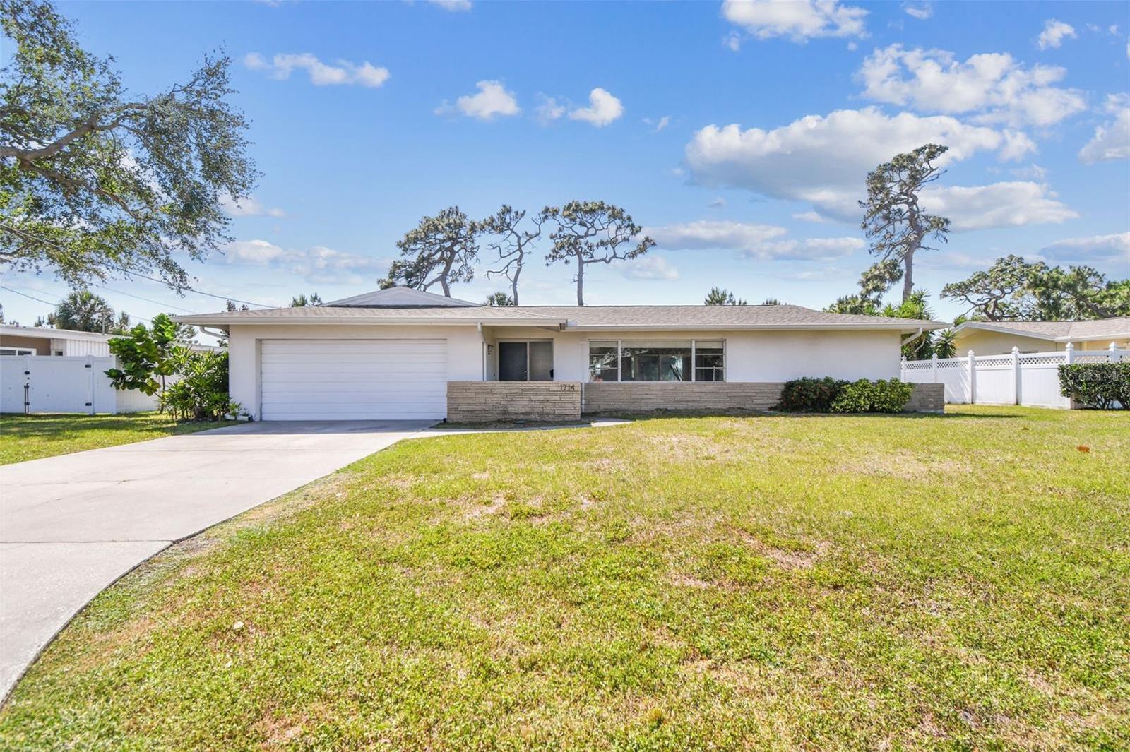Photo one of 1714 Cypress Ave Belleair FL 33756 | MLS TB8380751