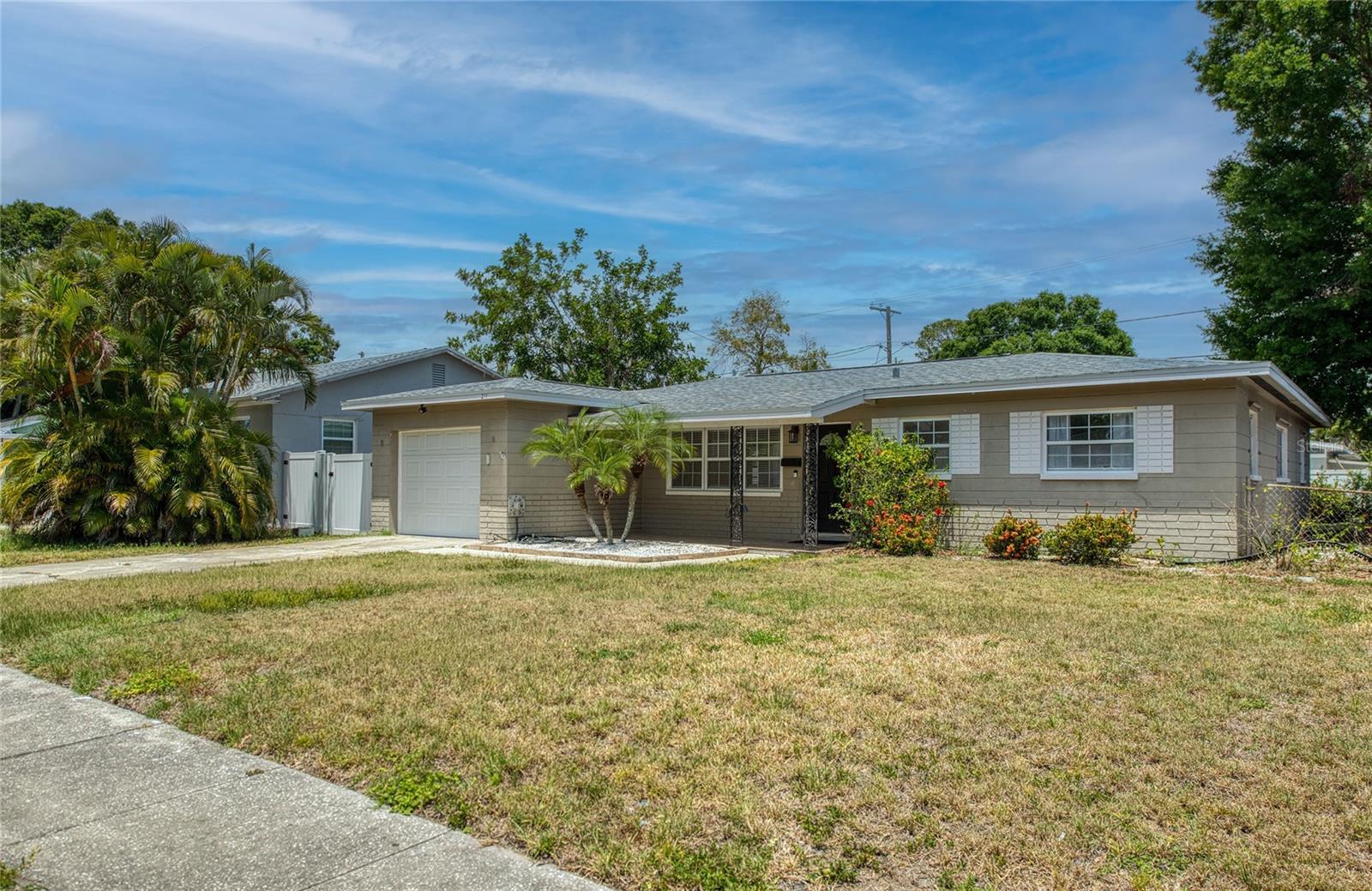 Photo one of 211 80Th N Ave St Petersburg FL 33702 | MLS TB8381346