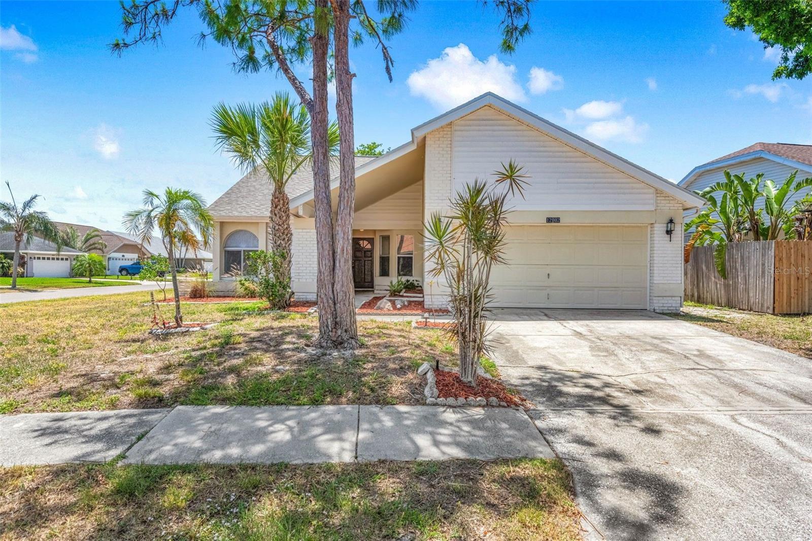 Photo one of 12002 Peony Ct Tampa FL 33635 | MLS TB8381623
