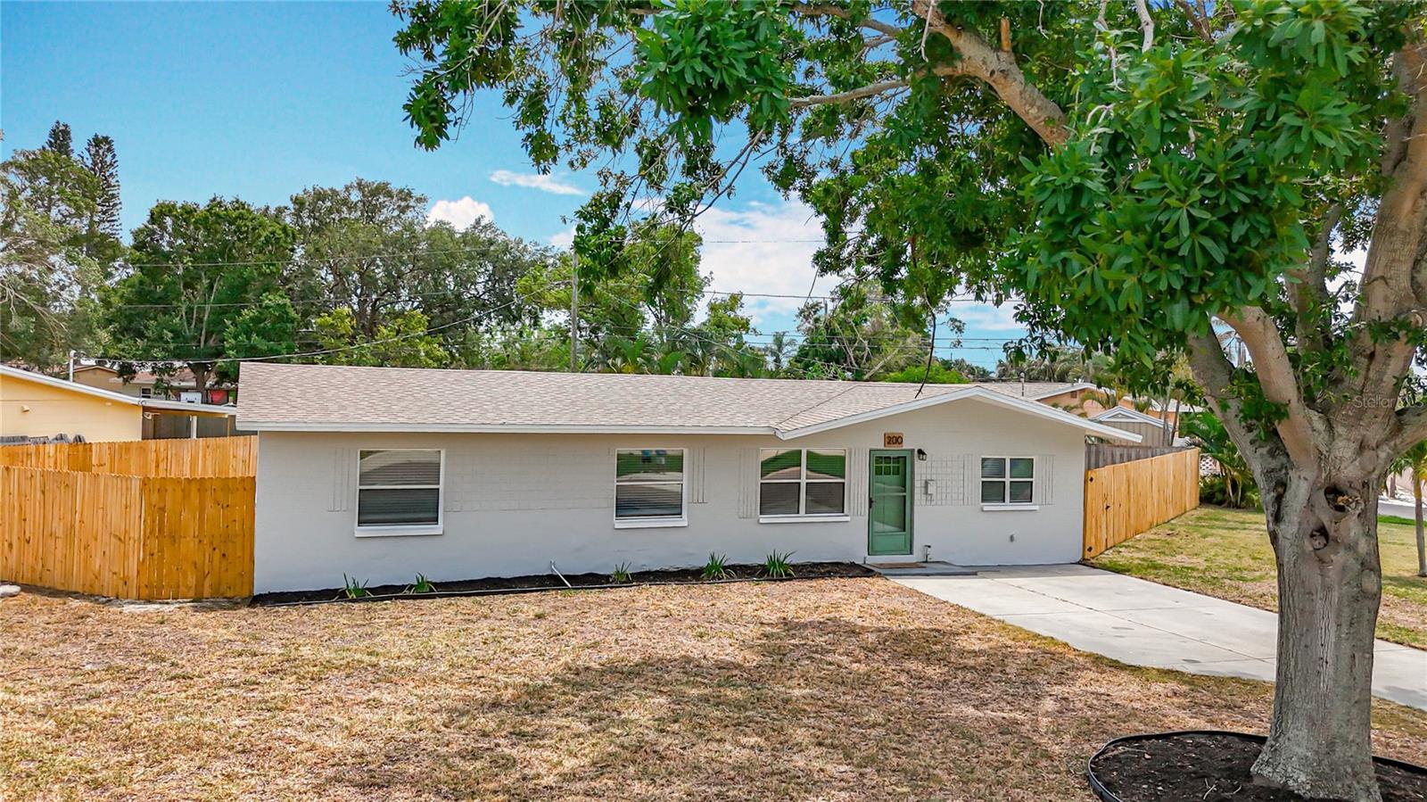 Photo one of 200 Lewis Se Blvd St Petersburg FL 33705 | MLS TB8381998