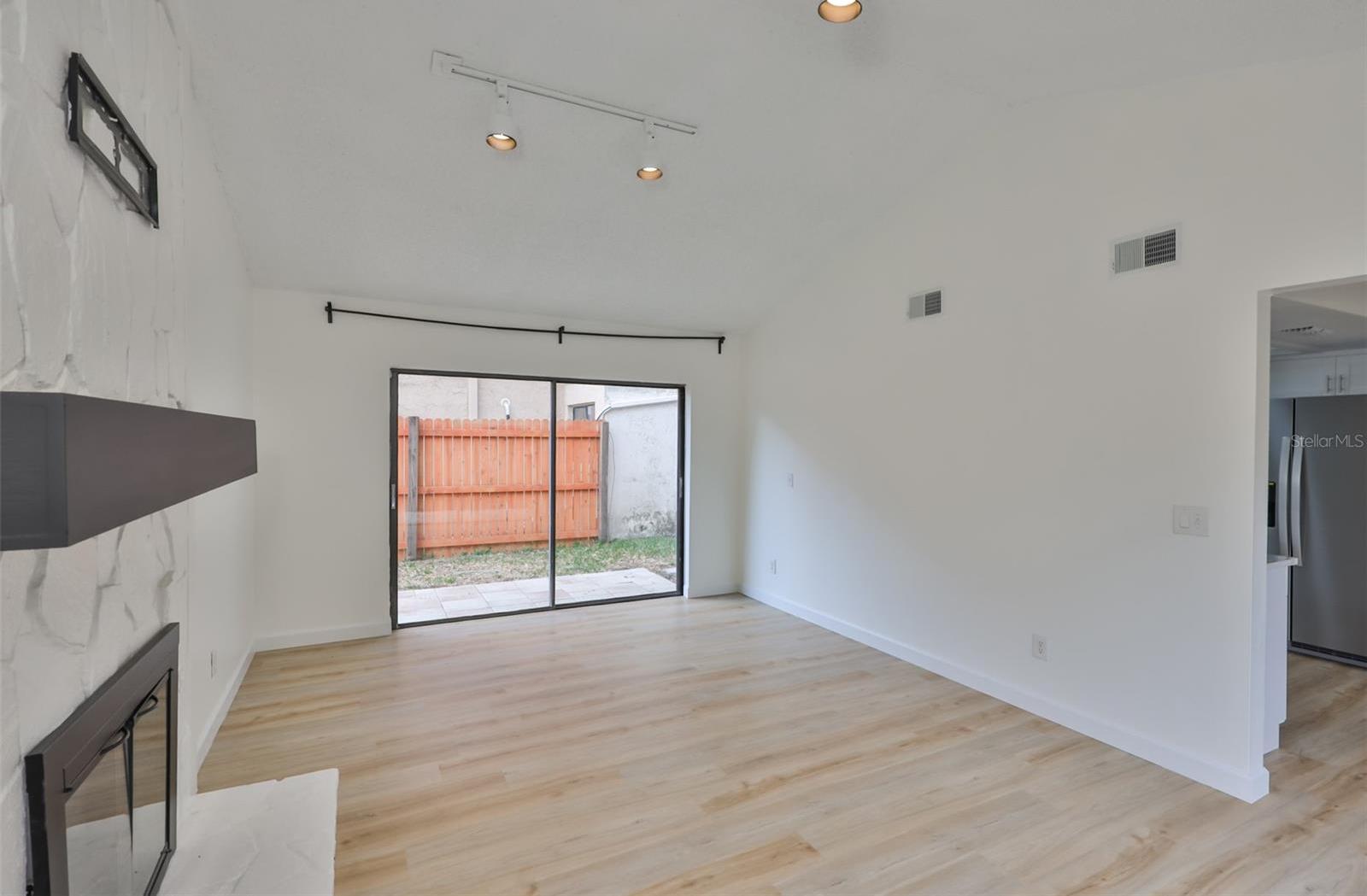 Photo #3