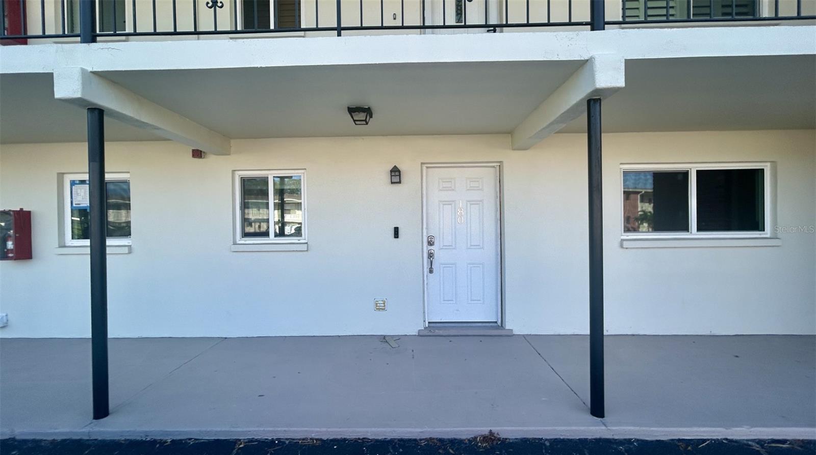 Photo one of 4570 Overlook Ne Dr # 180 St Petersburg FL 33703 | MLS TB8382630