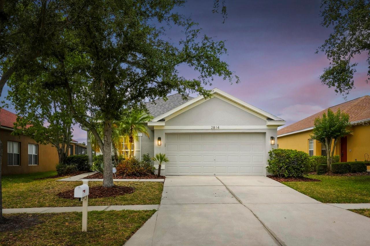 Photo one of 2814 Graphite Ct Valrico FL 33594 | MLS TB8382809