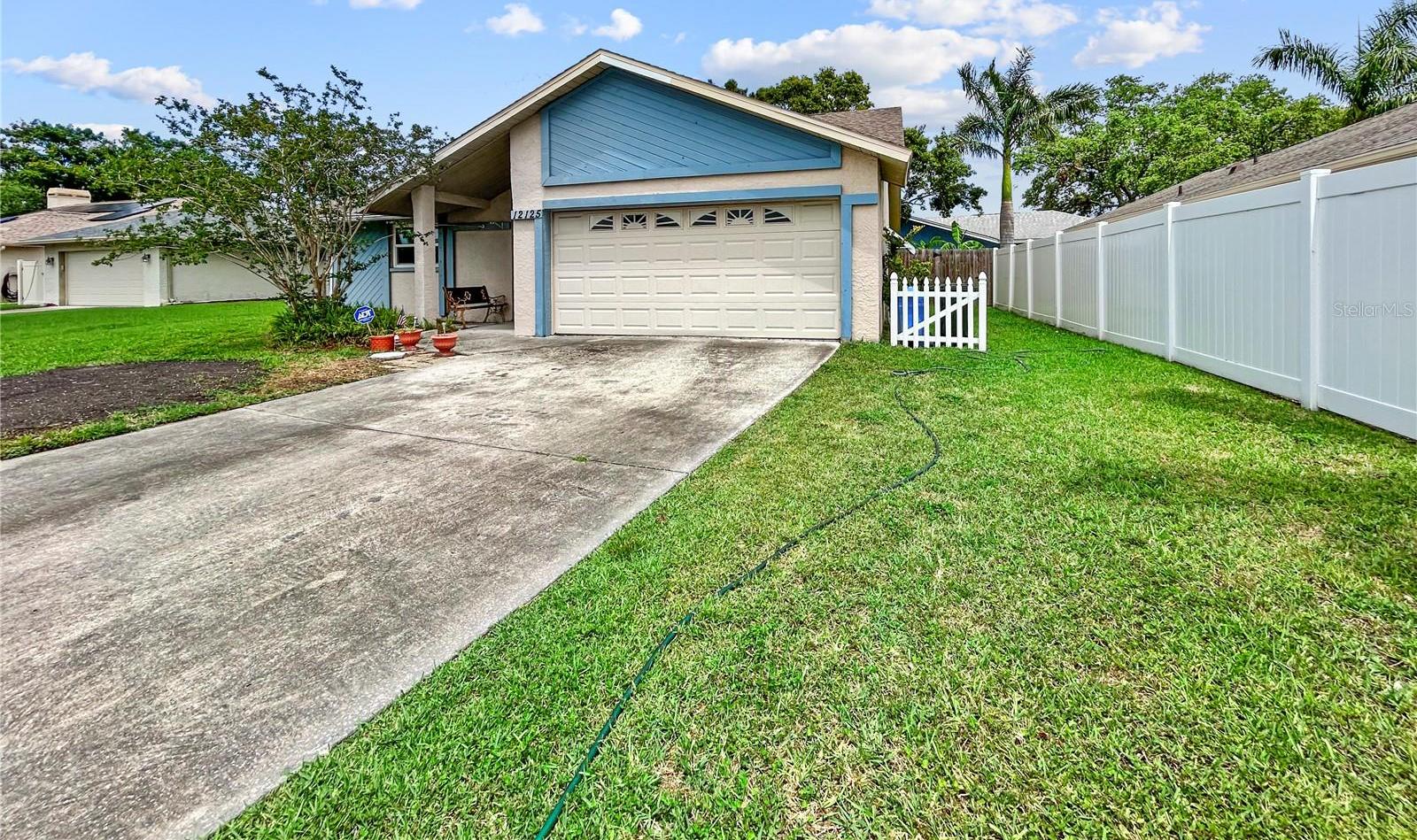 Photo one of 12125 71St Way Largo FL 33773 | MLS TB8383072