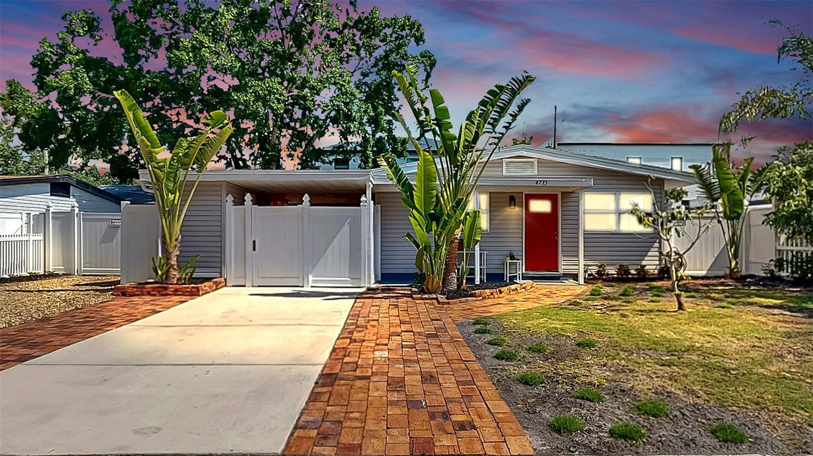 Photo one of 4735 W Oklahoma Ave Tampa FL 33616 | MLS TB8383079