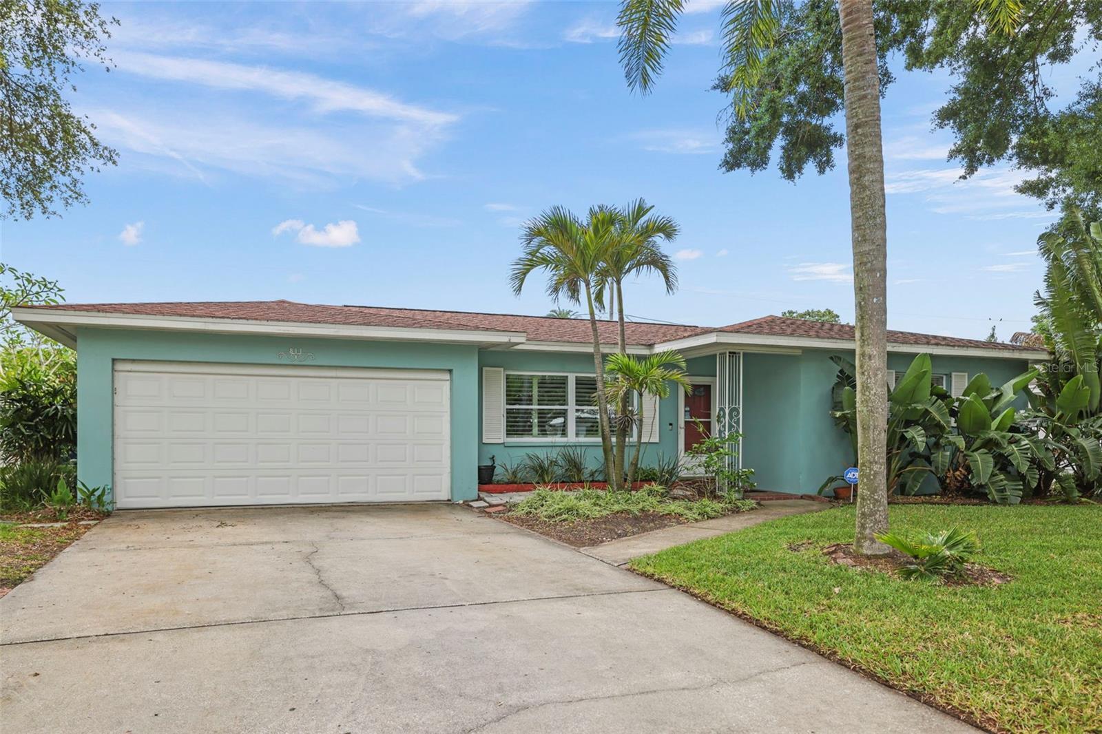 Photo one of 811 Woodley Rd Clearwater FL 33764 | MLS TB8383317
