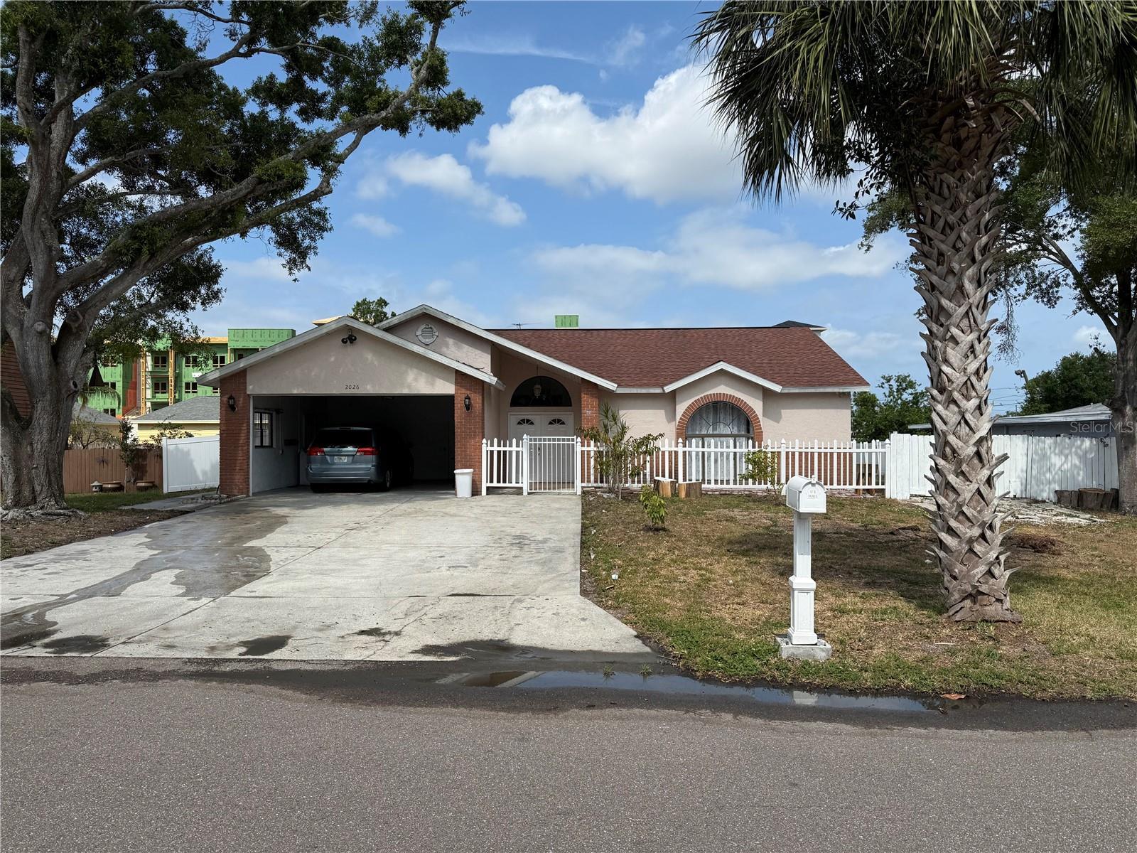 Photo one of 2026 Aaron Pl Clearwater FL 33760 | MLS TB8383455