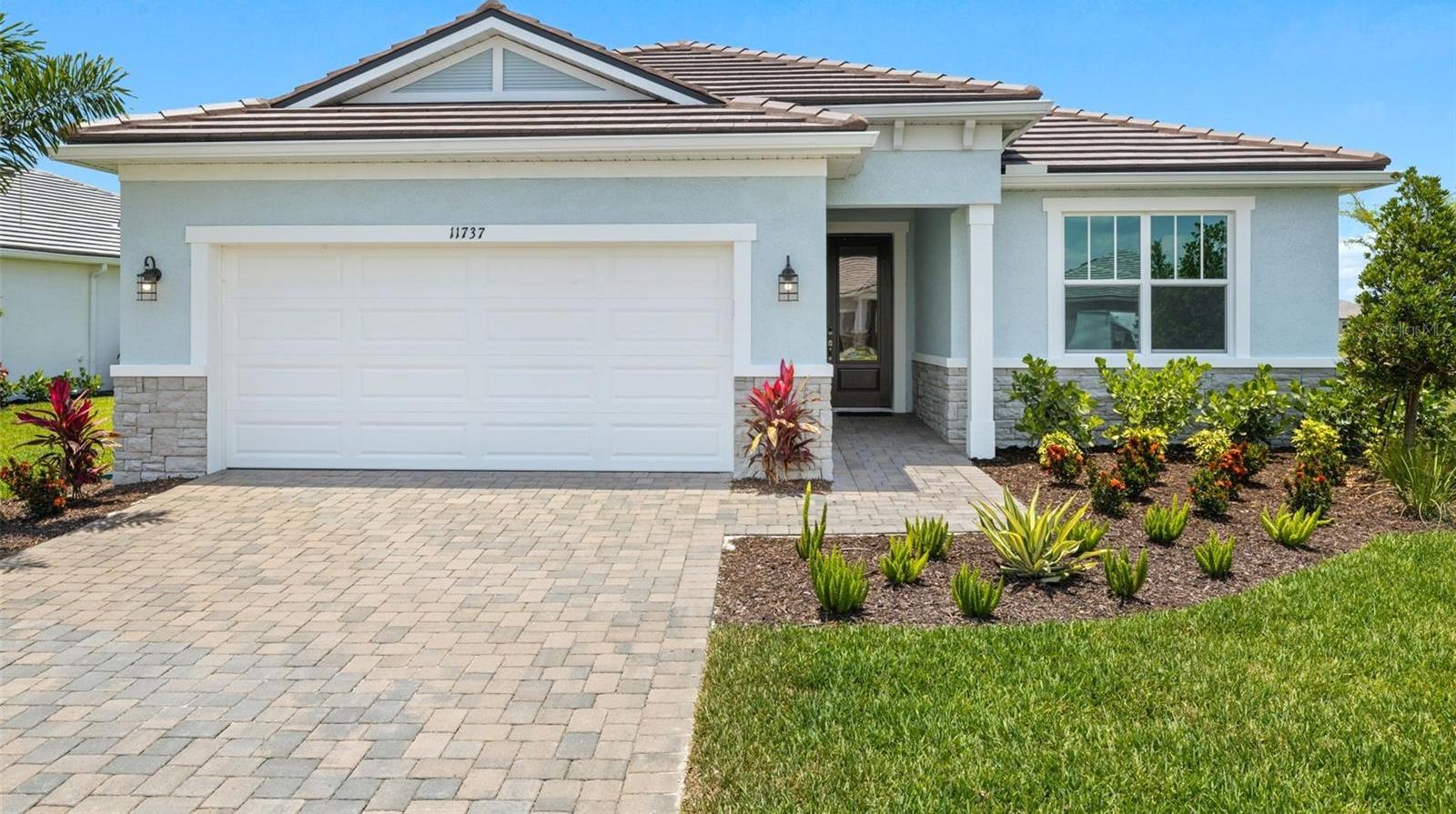Photo one of 11737 Myakka Blue Dr Venice FL 34293 | MLS TB8383554