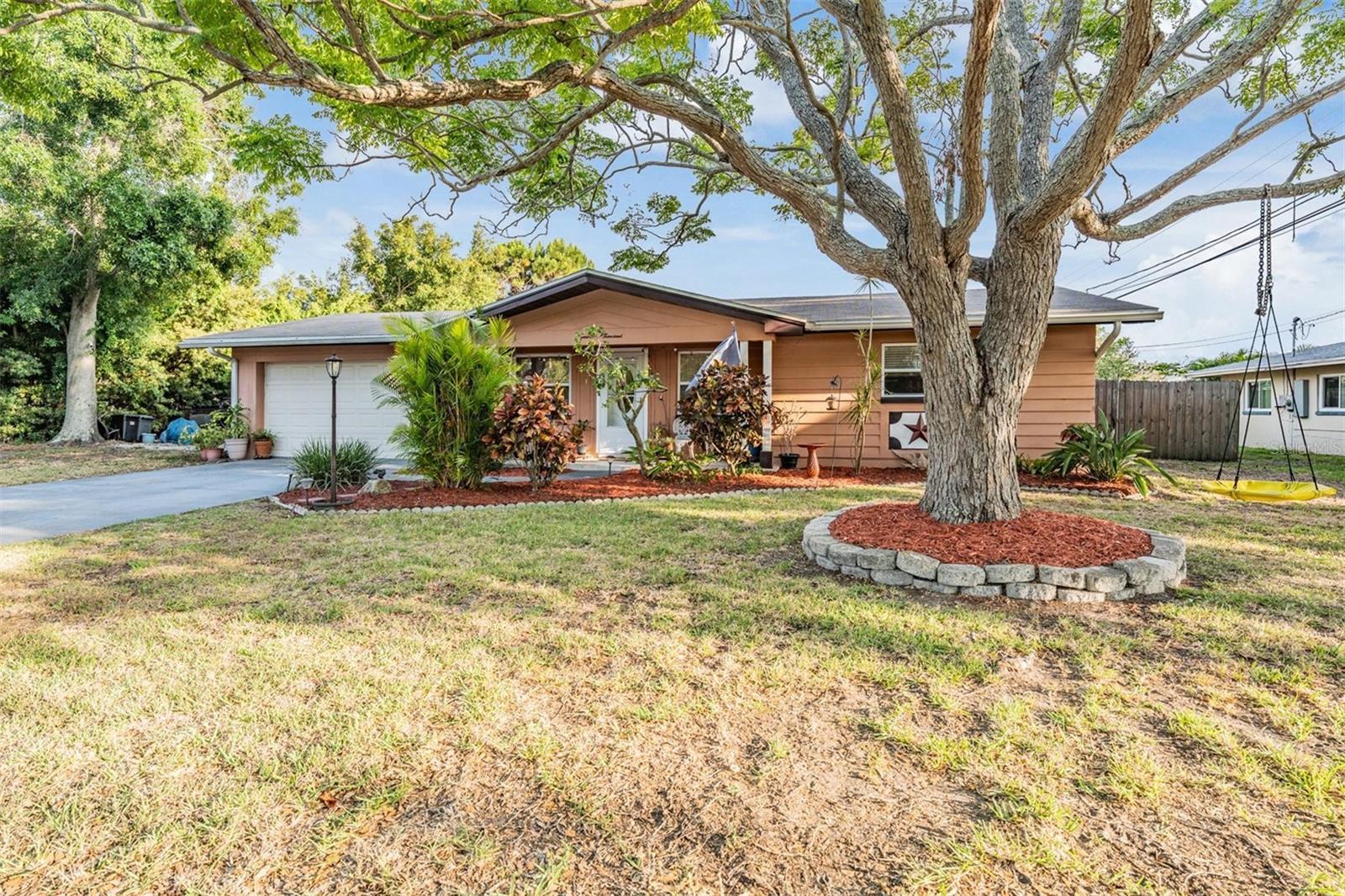 Photo one of 14000 104Th Ave Largo FL 33774 | MLS TB8383535