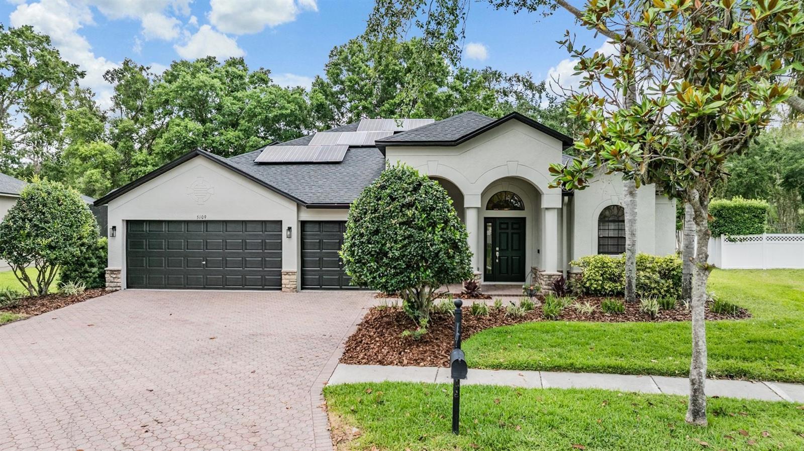 Photo one of 5109 Hartwell Loop Land O Lakes FL 34638 | MLS TB8383658
