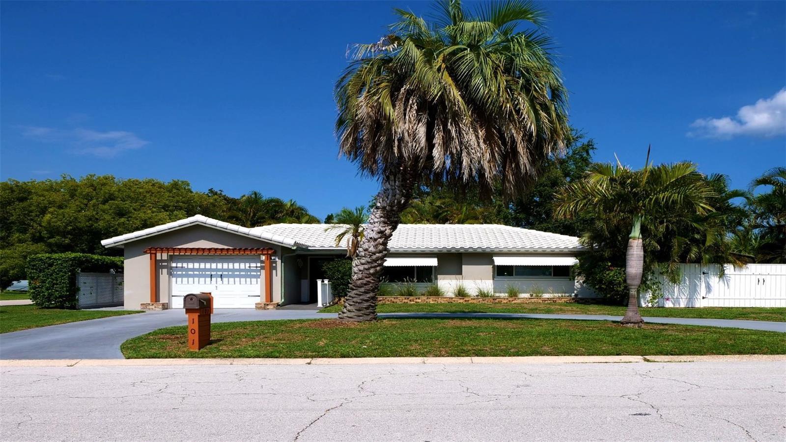Photo one of 101 S Maywood Ave Clearwater FL 33765 | MLS TB8383950