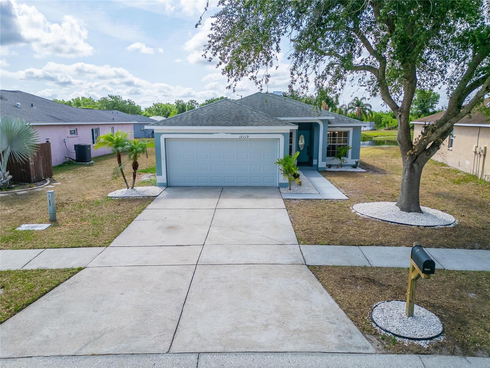 Photo one of 12119 Buffington Ln Riverview FL 33579 | MLS TB8384063
