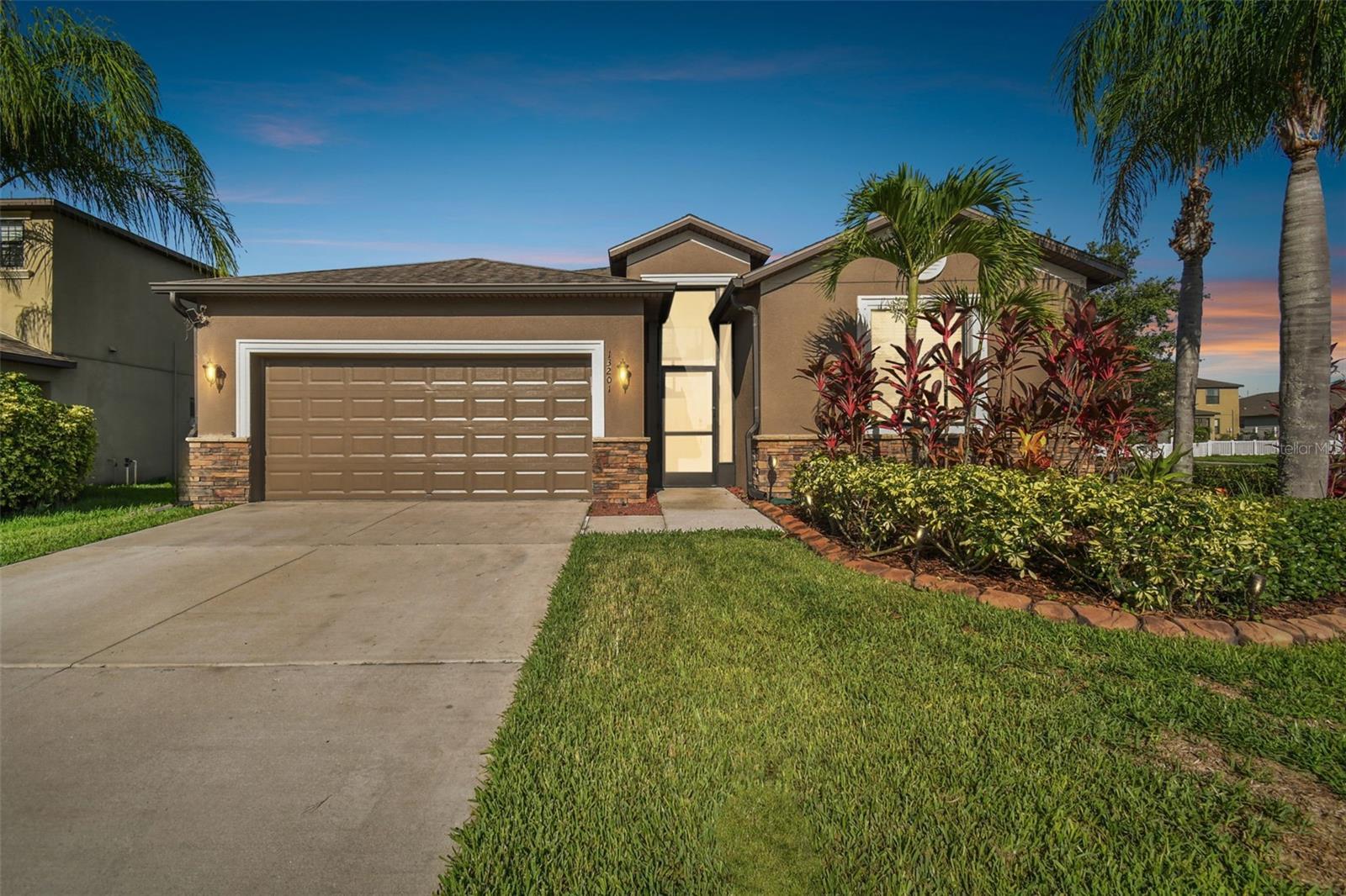 Photo one of 13201 Wellington Hills Dr Riverview FL 33579 | MLS TB8384251