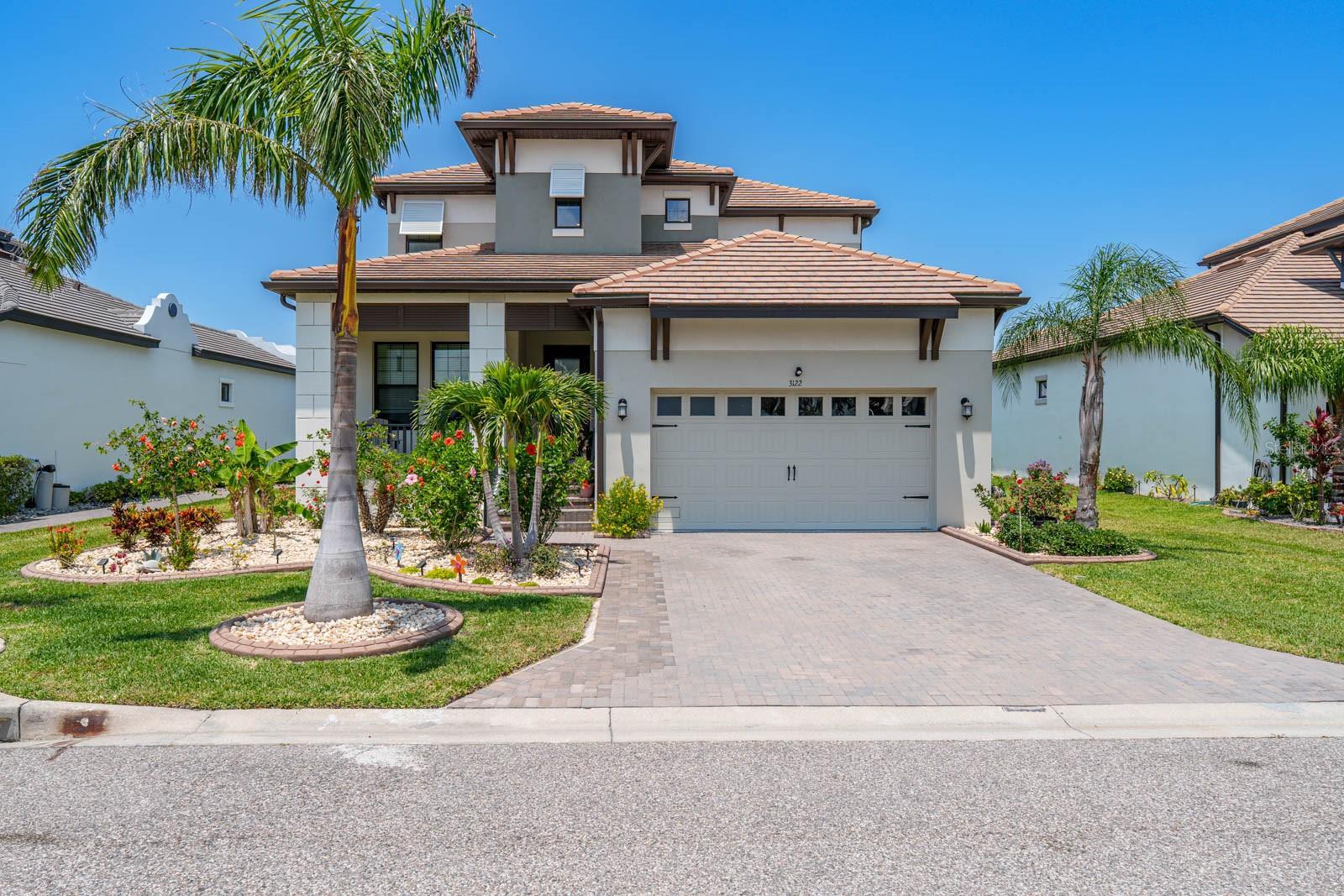 Photo one of 3122 Christophers Watch Ln Ruskin FL 33570 | MLS TB8384658