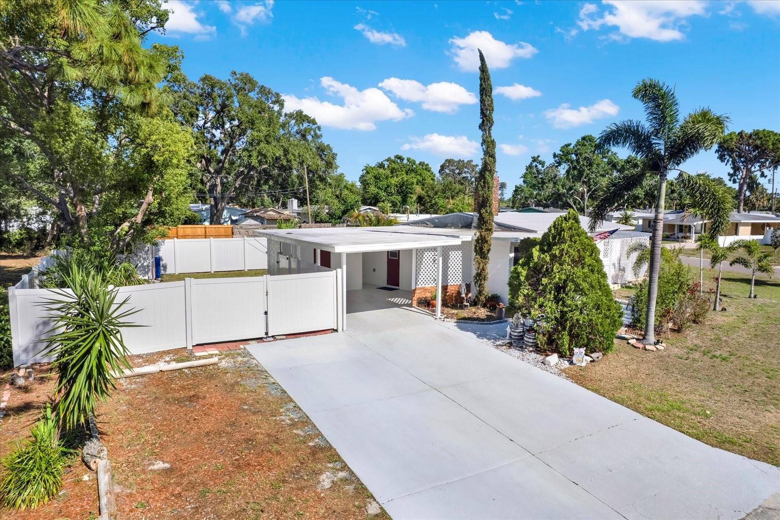 Photo one of 3501 63Rd N St St Petersburg FL 33710 | MLS TB8384867