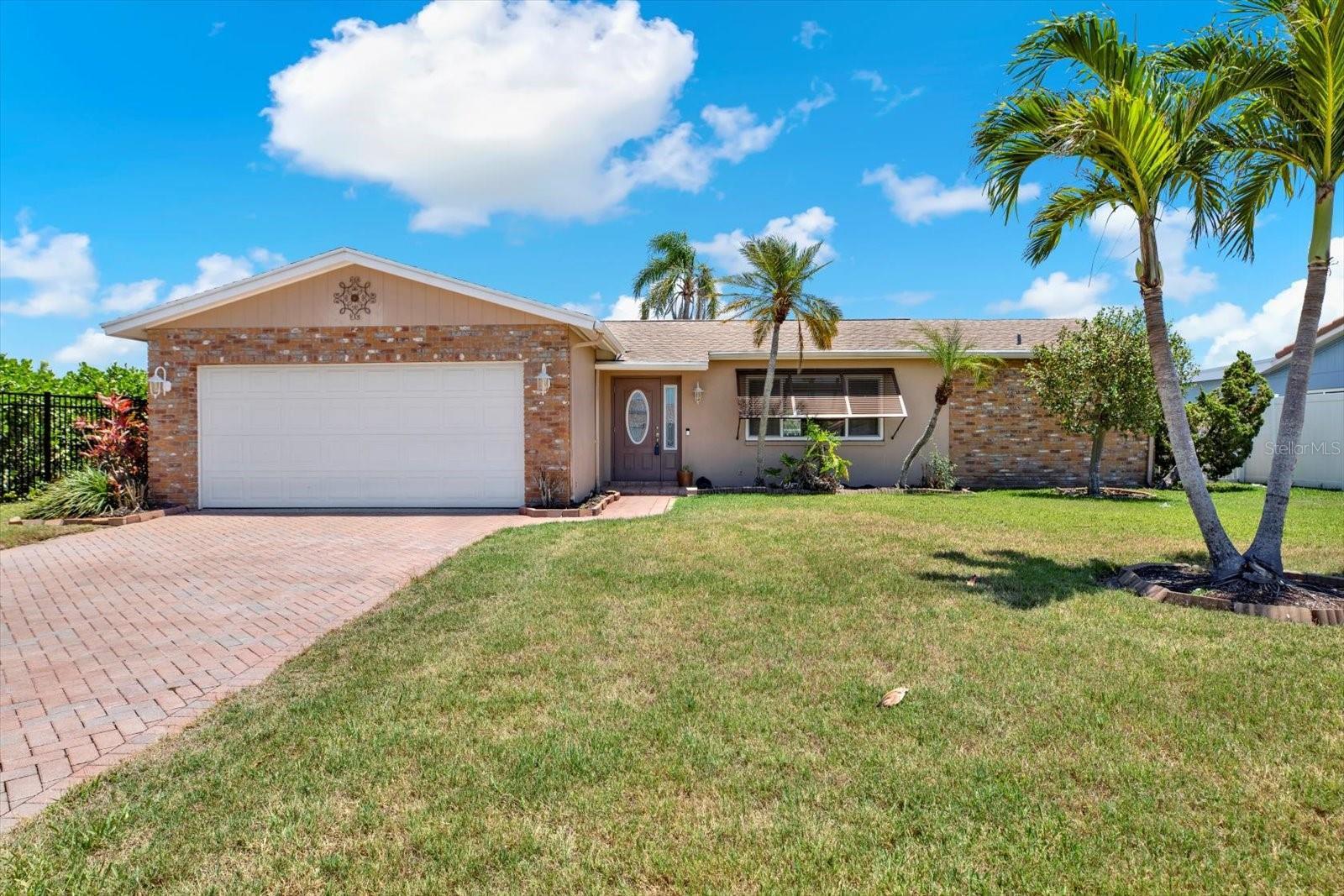 Photo one of 11628 Grove St Seminole FL 33772 | MLS TB8385848