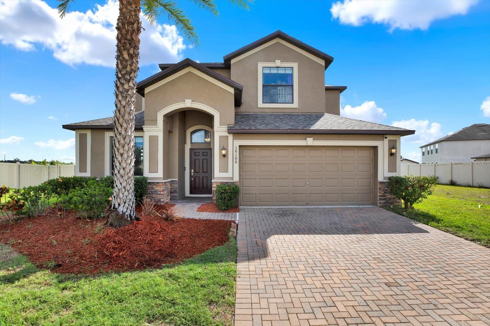 Photo one of 10106 Count Fleet Dr Ruskin FL 33575 | MLS TB8386216