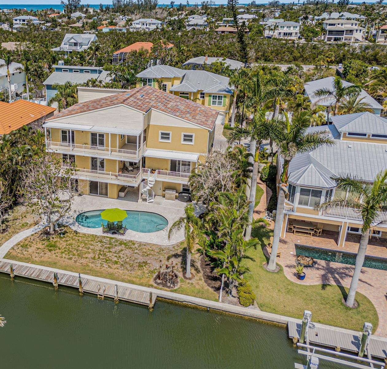 Photo one of 614 Norton St Longboat Key FL 34228 | MLS TB8386287