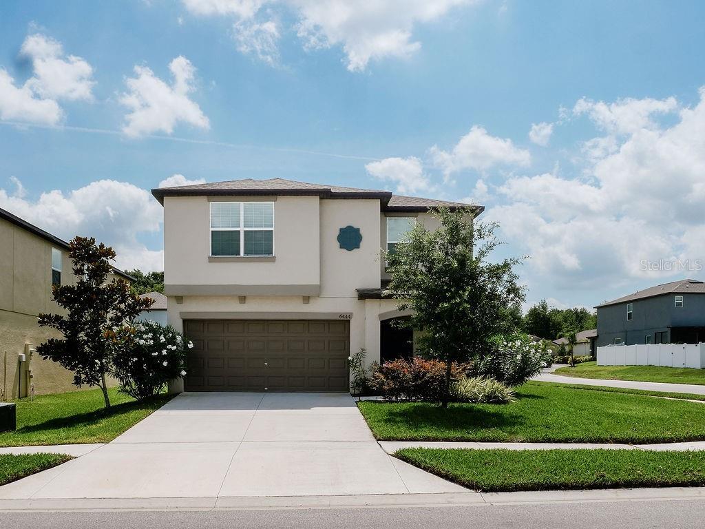 Photo one of 6444 Bar S Bar Trl Zephyrhills FL 33541 | MLS TB8387843