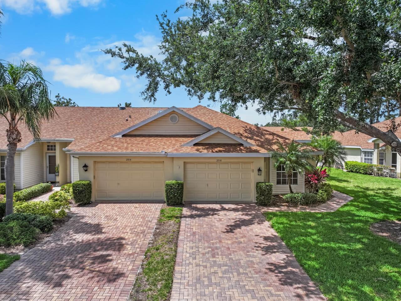 Photo one of 2516 New Haven Cir Sun City Center FL 33573 | MLS TB8388641