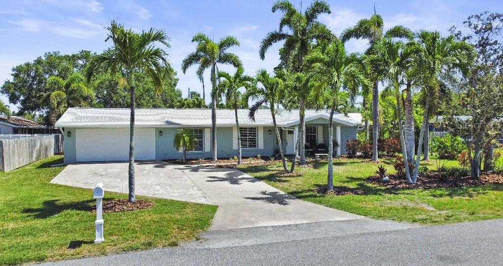 Photo one of 10011 46Th W Ave Bradenton FL 34210 | MLS TB8388710