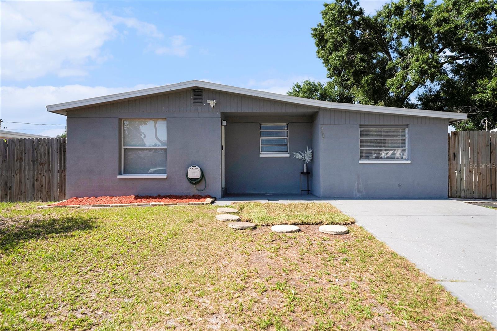 Photo one of 4521 W North St Tampa FL 33614 | MLS TB8388769