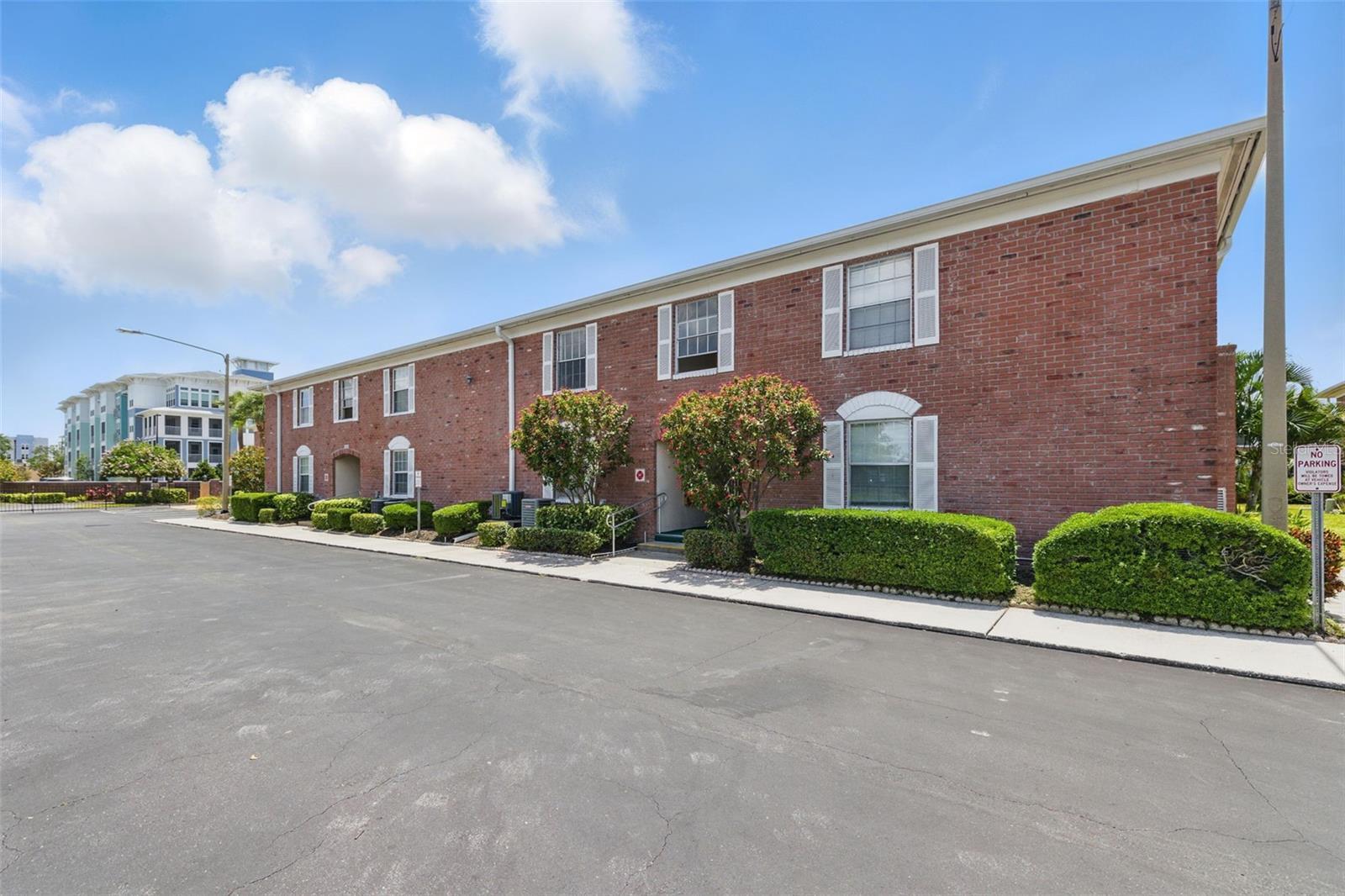 Photo one of 3580 38Th S Ave # 95 St Petersburg FL 33711 | MLS TB8389404