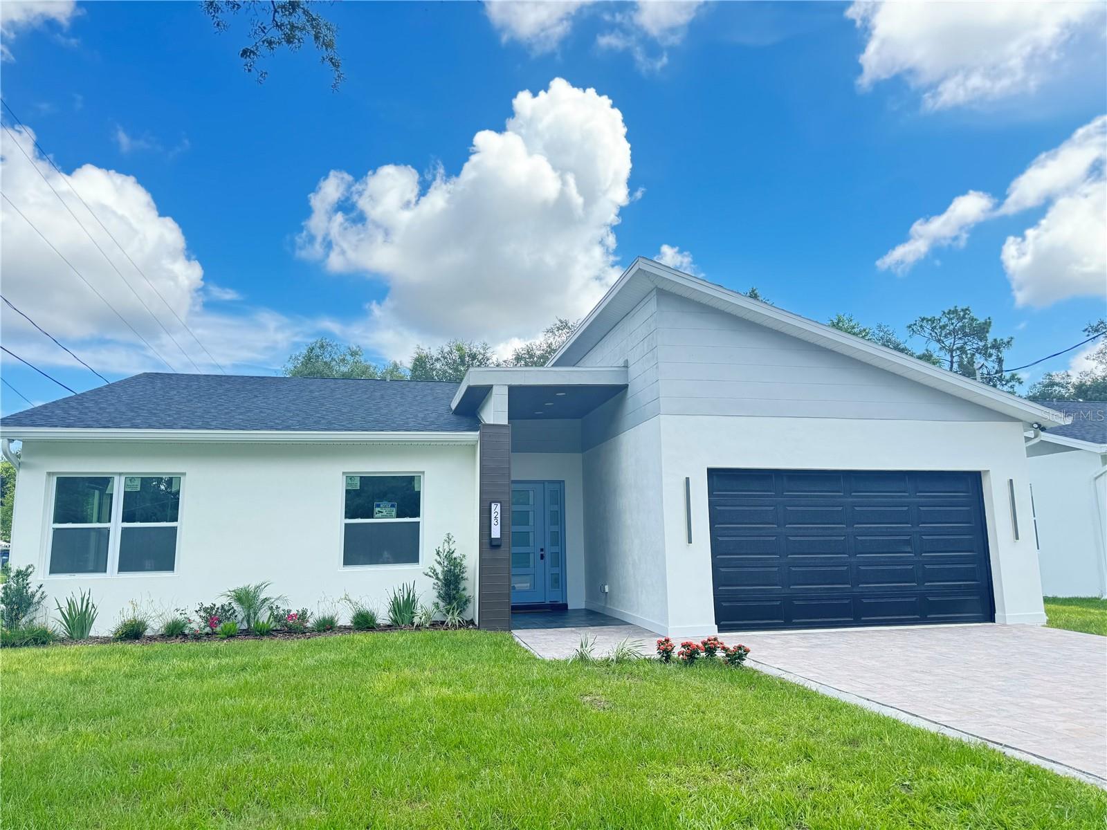 Photo one of 723 W 113Th Ave Tampa FL 33612 | MLS TB8394397