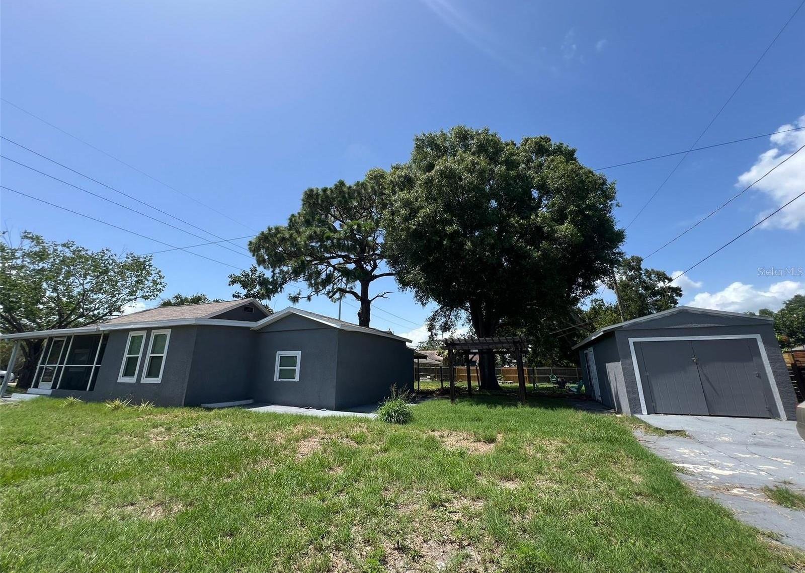 Photo one of 6426 S Himes Ave Tampa FL 33611 | MLS TB8394670